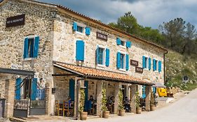 Ponte Porton Dining & Lodging